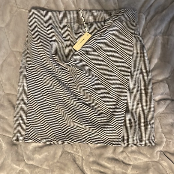 Max studio wrap style skirt - Picture 3 of 3